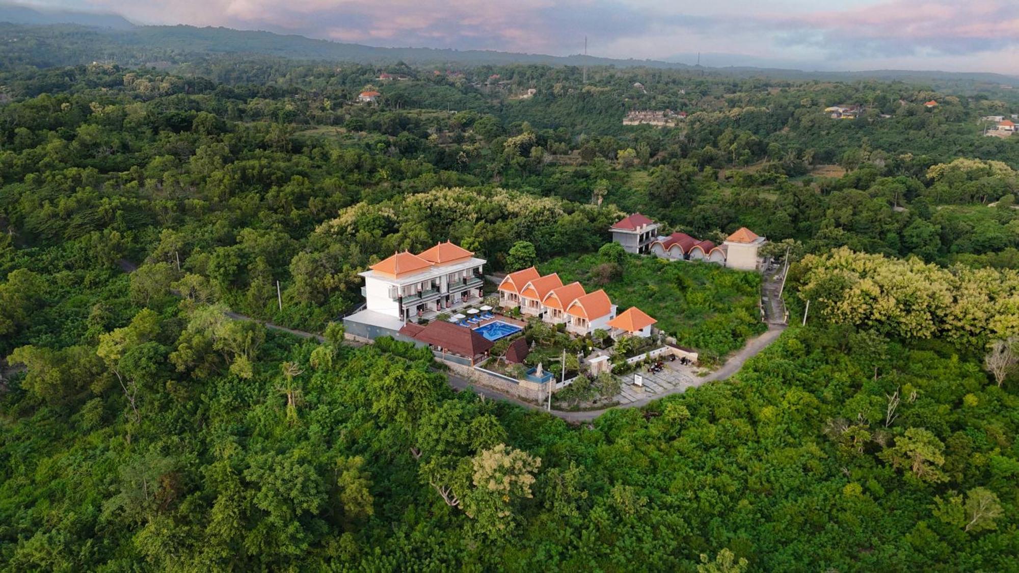 D'Arya Sea View Hotel Batununggul Ngoại thất bức ảnh